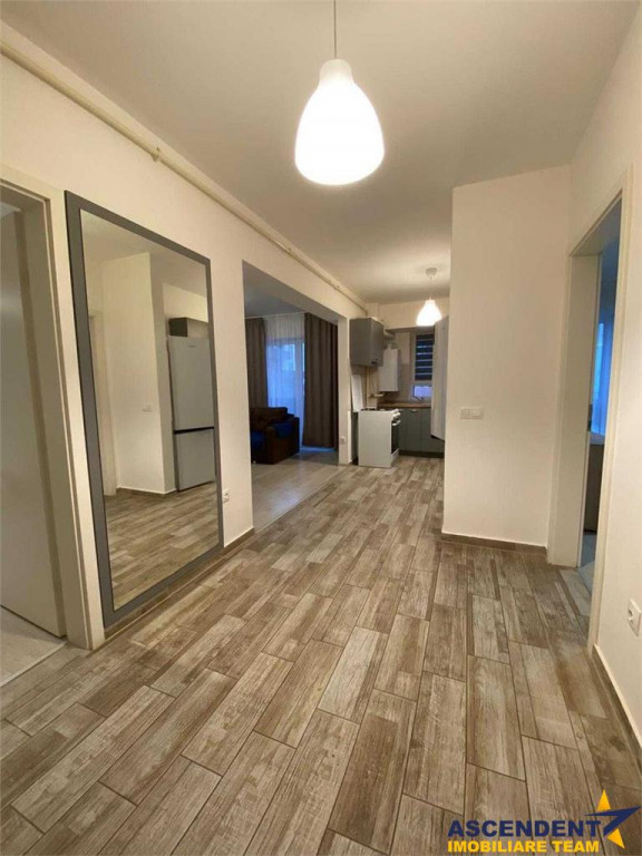 Apartament 3 camere, decomandat, etaj1, facilitati, Avantgar