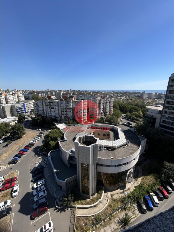 Apartament 3 camere, 2 bai, vedere trilaterala extraordiana,