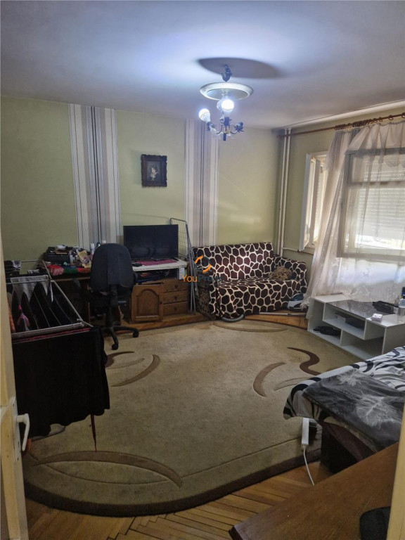 Apartament decomandat 2 camere la parter zona Steaua