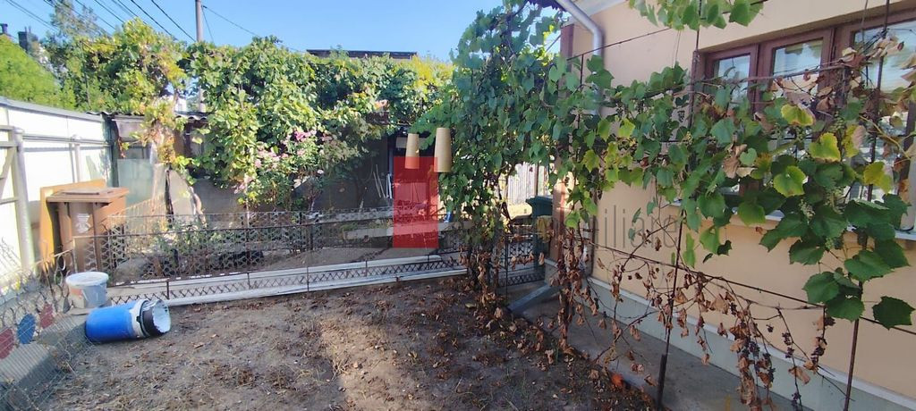 Casa de vanzare + teren in zona Jiului (Bucurestii Noi)