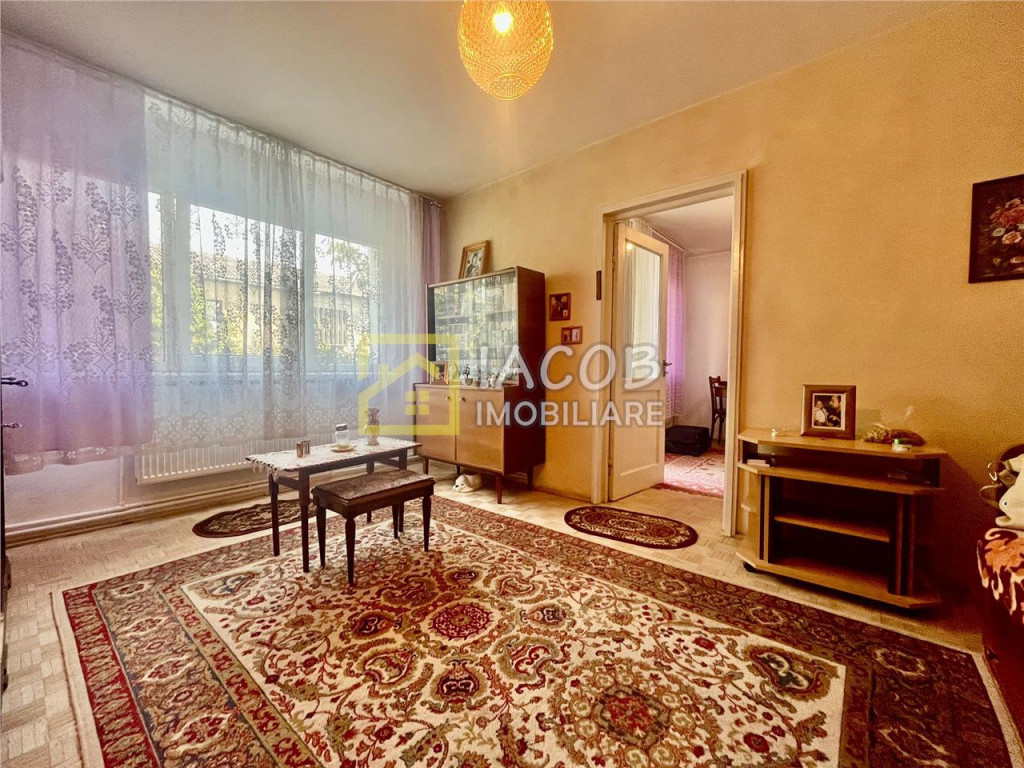 Apartament in zona centrala, str. George Apostu - 9 Mai
