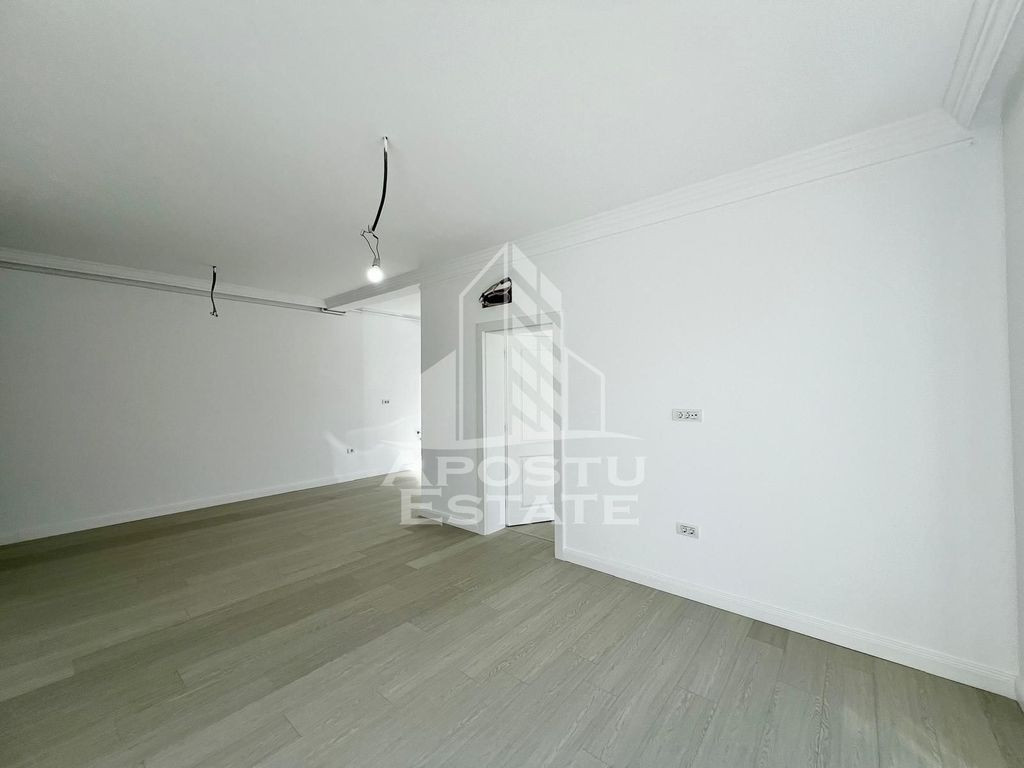 Apartament 2 camere, nemobilat, centrala proprie, zona Br...