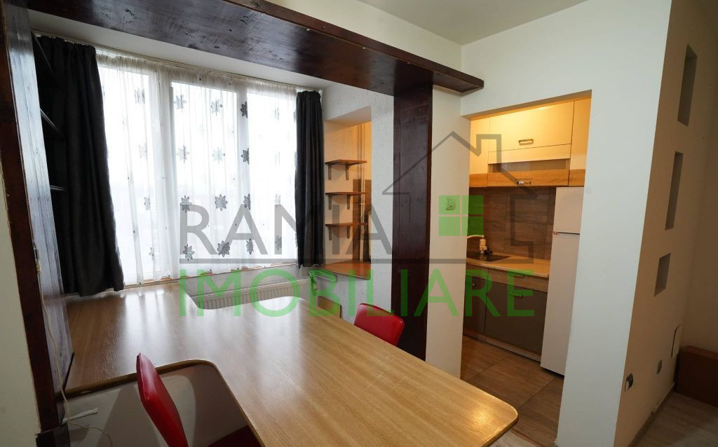 Garsonieră liberă la vânzare, semidecomandată, cu balcon
