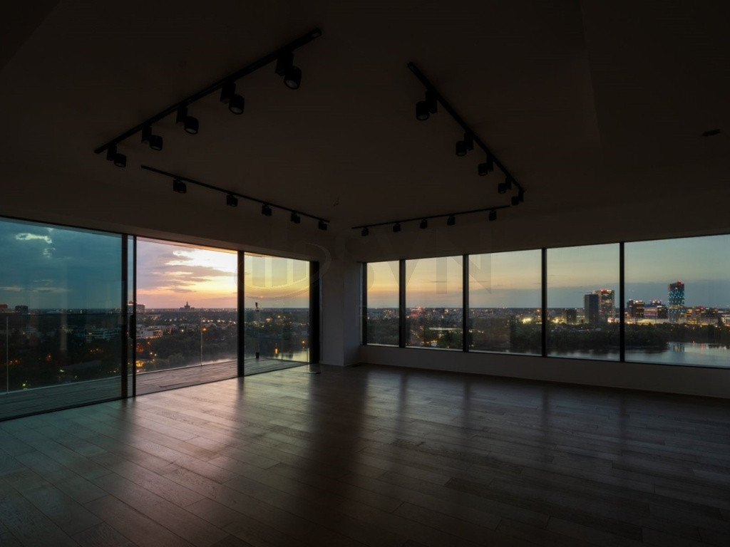 Penthouse spectaculos cu vedere la lac in One Mircea Eliade