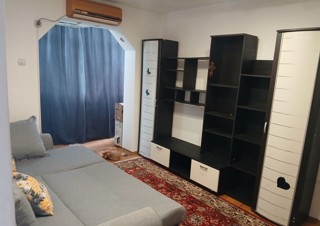 380 euro! Apartament 2camere decomandate Podul Ros
