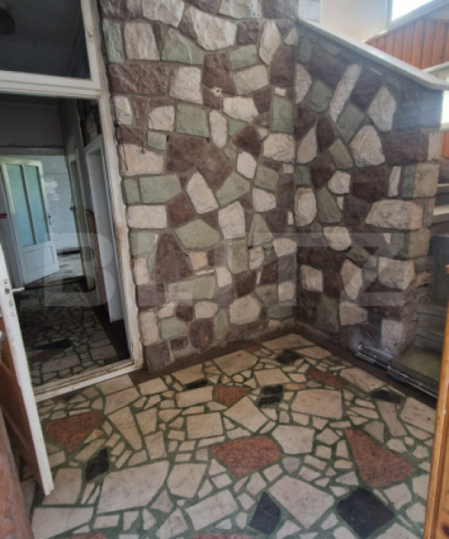 Casa deosebita D-P-E+POD, 6 camere, 200 mp + 1053 mp teren,