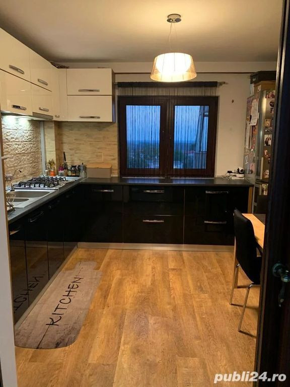 Apartament 3 camere, decomandat, Micro 20