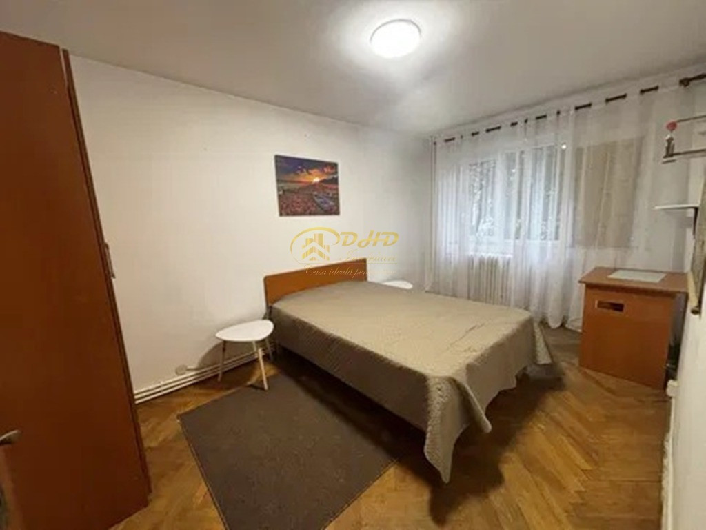 Apartament 4 camere decomandat in Tatarasi