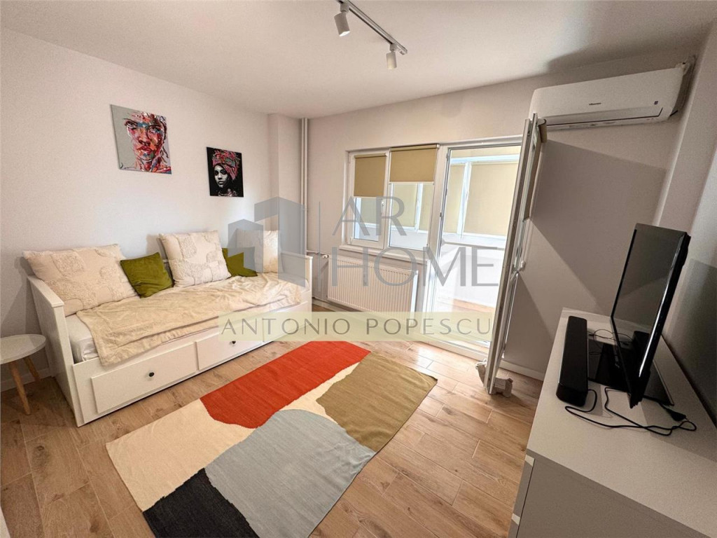 Garsoniera prima , in Ploiesti, Piata Mihai Viteazul