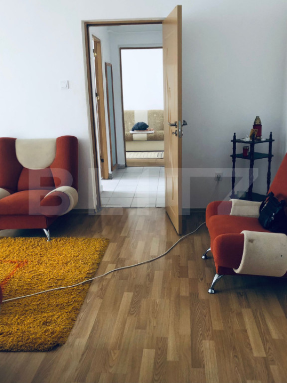 Apartament 3 camere, 60 mp, zona Piata Nicolina
