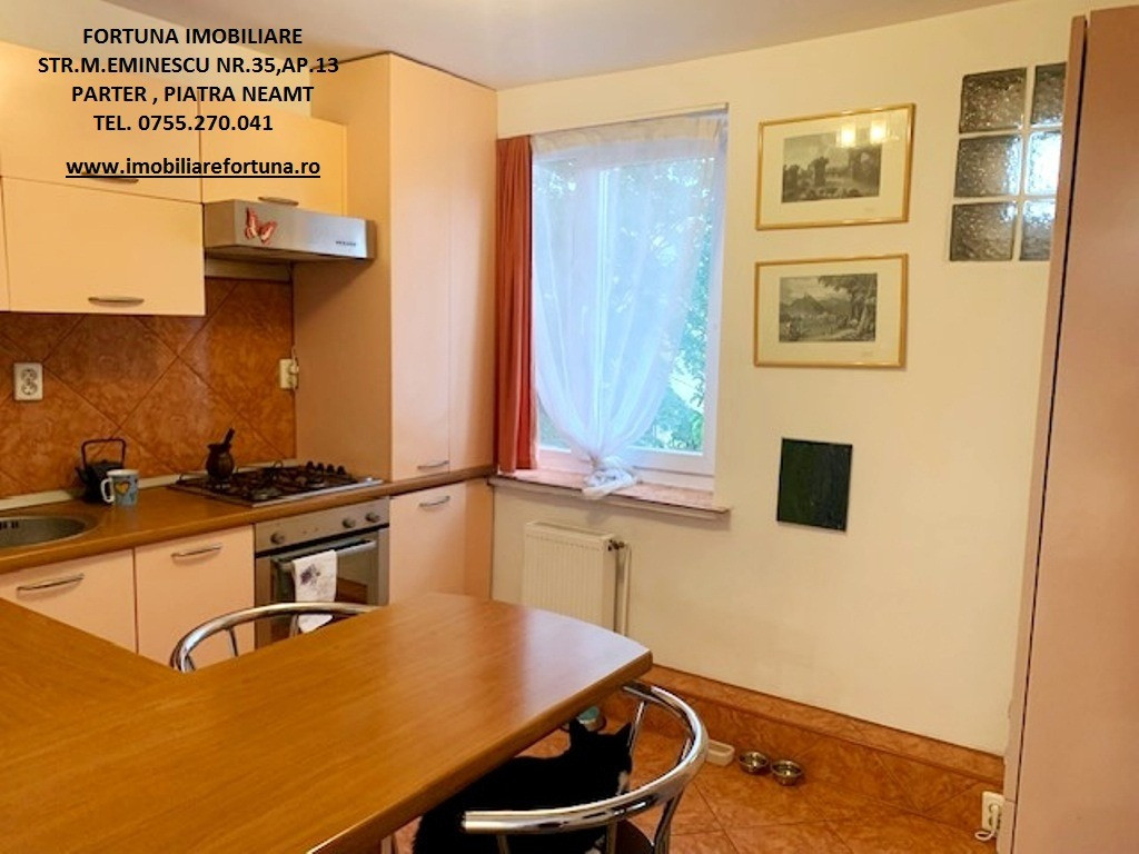 Apartament 3 camere, decomandat, Piatra Neamț