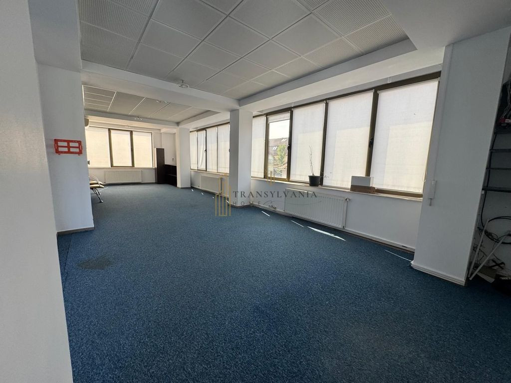 Spațiu de birou de 70 mp de închiriat în Calea Dumbră...