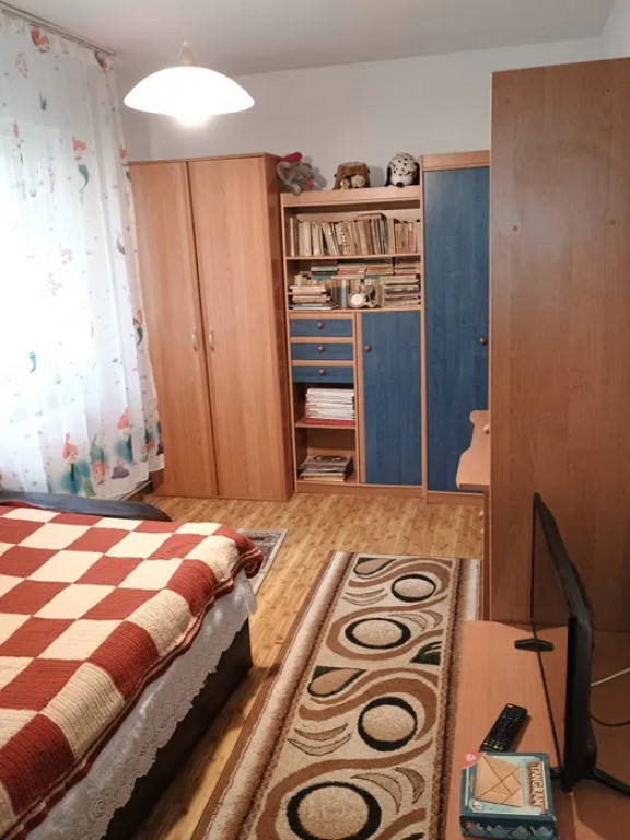 Apartament cu 3 Camere Decomandate - Etaj 1 - Zona George Enescu