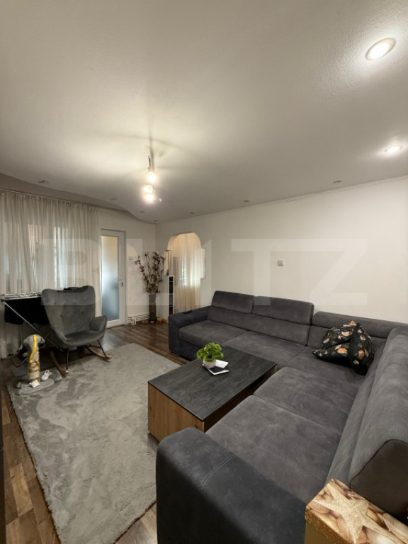 Apartament cu 3 camere, etajul 1, zona-Comuna din Paris