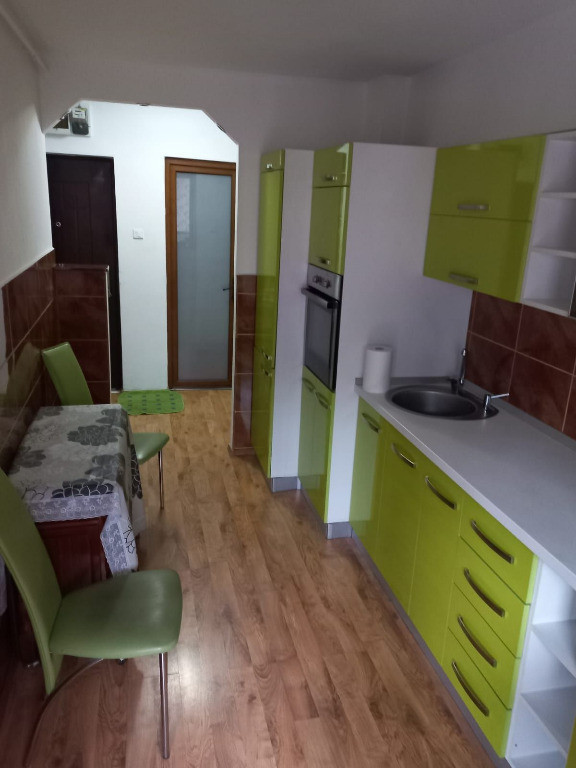 Apartament de 2 camere zona CIUCAS,str Calea Bucuresti