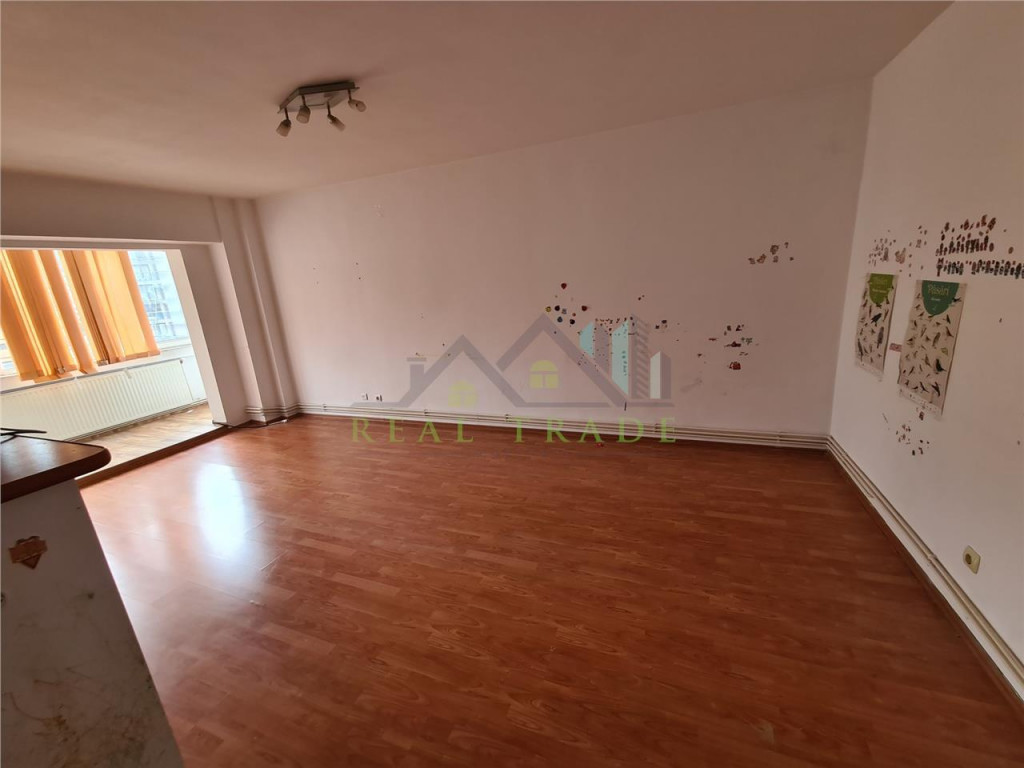 Apartament 3 camere intrare Racadau