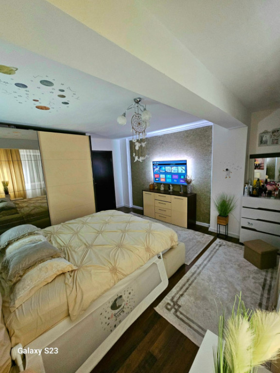 Apartament decomandat 2 camere-Baba Novac+loc de parcare