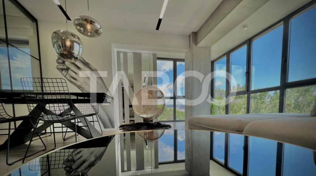 Apartament ultrafinisat cu 2 camere de vanzare si parcare Gh