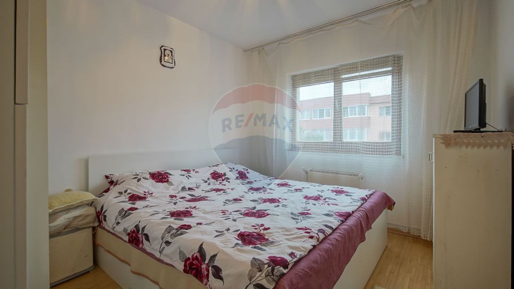 Apartament 4 camere, Tractorul