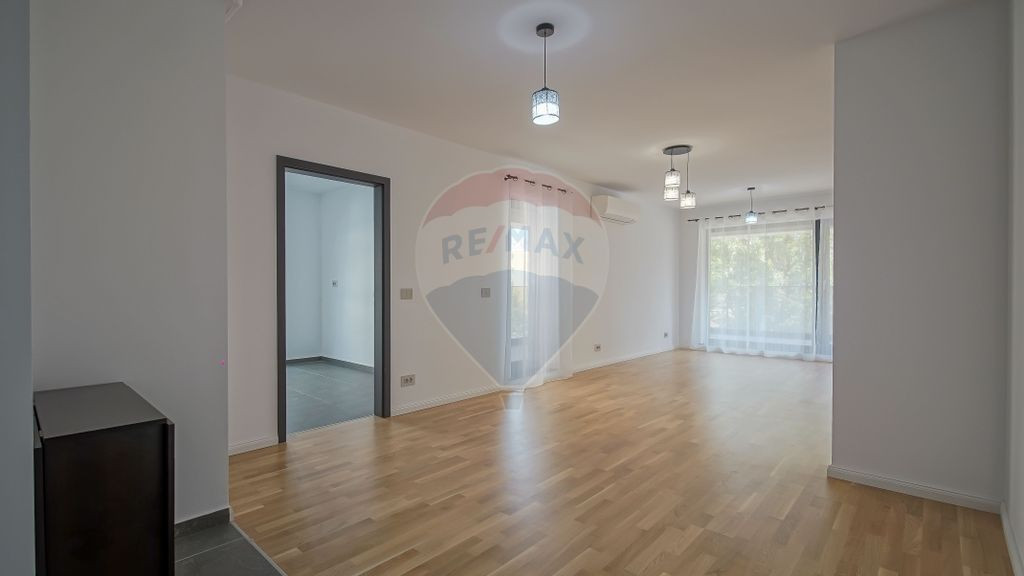 Apartament cu 2 camere de închiriat - COSMOPOLIT (Mihai ...