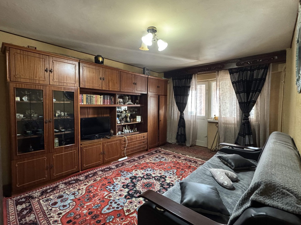 3 cam, 73 mp, decomandat, 2 bai, etaj 4, N. Titulescu