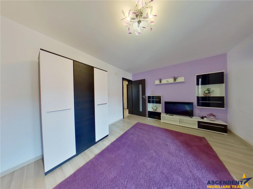 Tur 3D! Apartament decomandat, regim vila, Tractorul, aria C