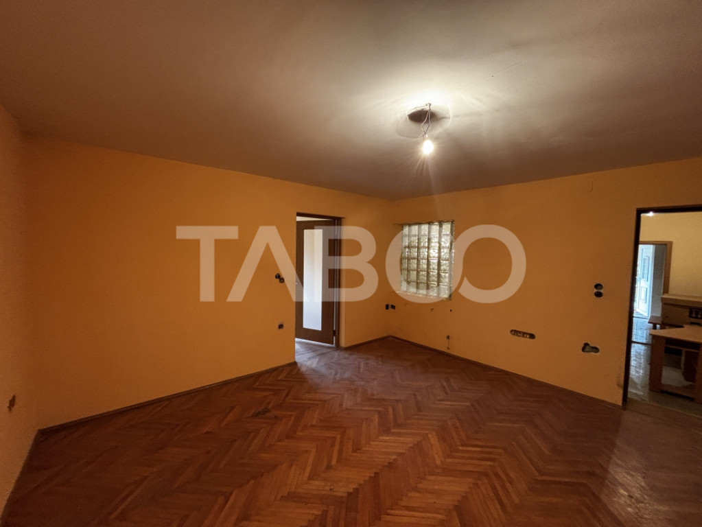 Apartament cu 4 camere 110 mp prima afisare zona Orasul de J
