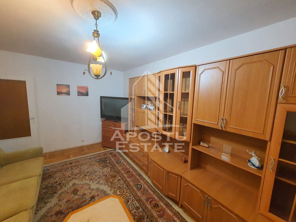 Apartament 2 camere, 55 mp, etaj 1/4, centrala proprie, L...