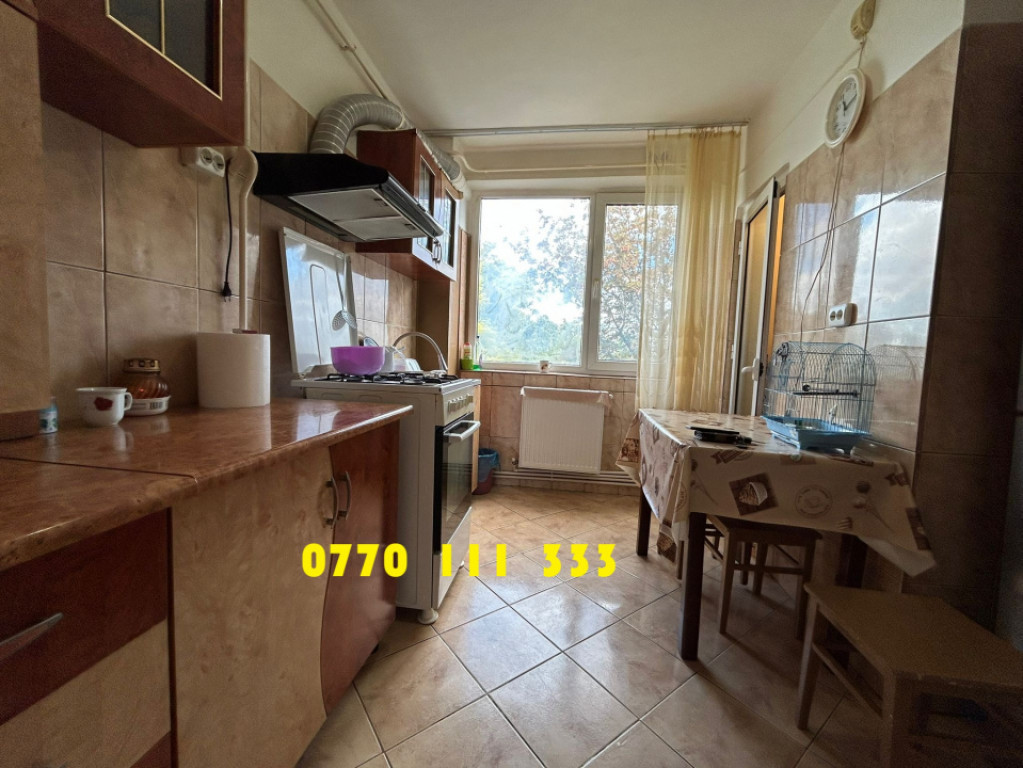 Apartament 3 camere Decomandat, Hipodrom etaj 3, mobilat uti