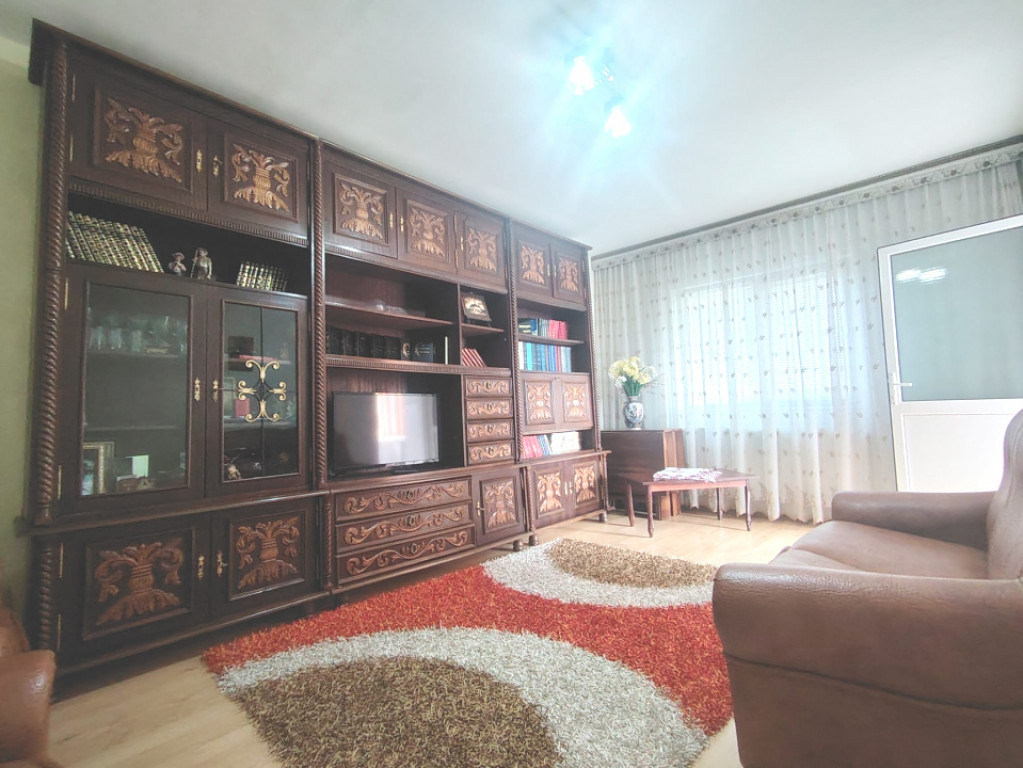 Ocazie! 3 Camere, Decomandat, Etaj 1, Carol Davila