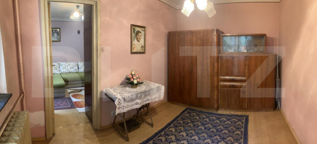 Apartament cu 3 camere, etajul 1, zona Nufărul