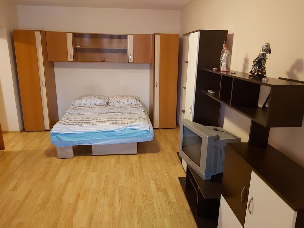 Garsoniera de inchiriat – Focsani, etaj 2, 30 mp, mobil...