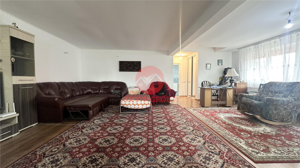 Casa de in Poiana cu Teren de 350 mp