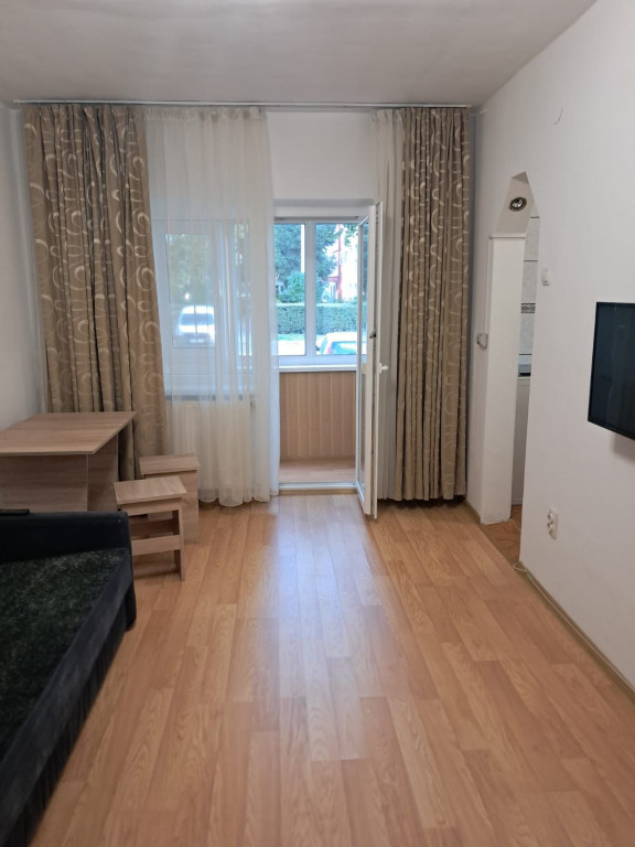 Garsoniera Tractorul-piata,renovata,56000 Euro