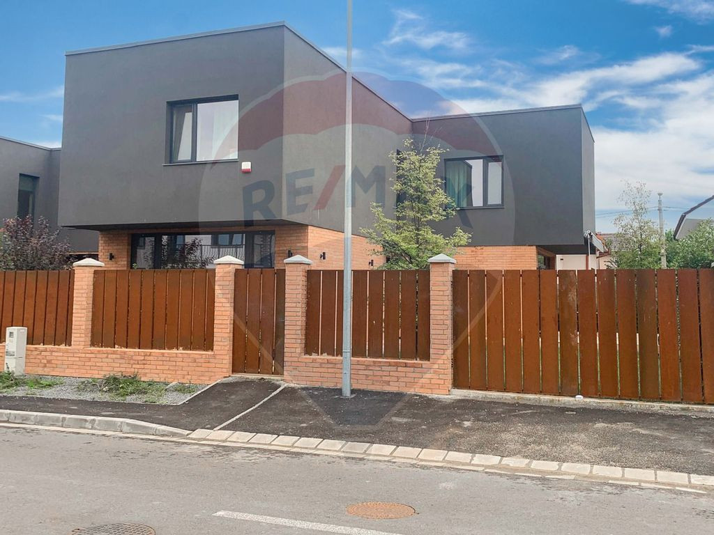 Casă ultramodernă cu 4 dormitoare, de închiriat, carti...