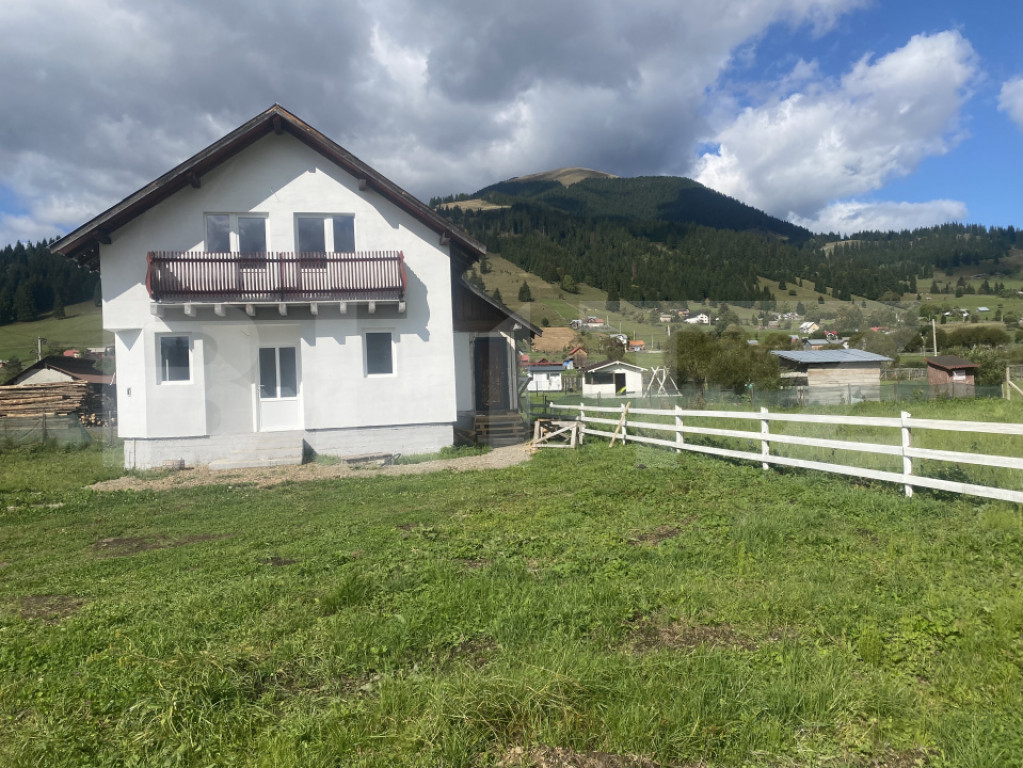 Casă de vânzare în Dorna Candrenilor