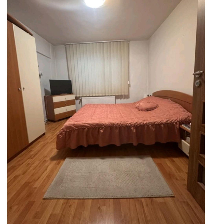 Apartament 3 camere zona BARTOLOMEU