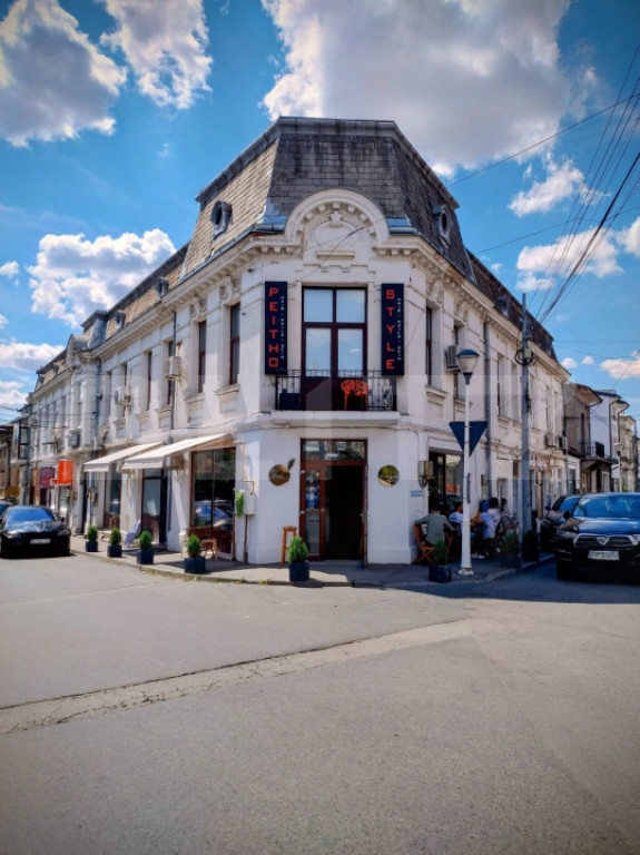 Imobil ultracentral, spatii comerciale/birouri