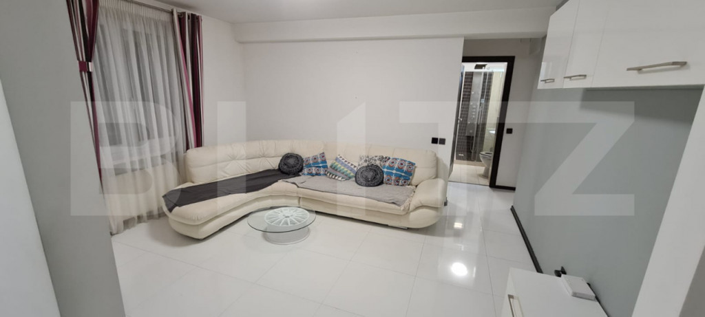 Apartament 3 camere, semidecomandat, zona Teatrul National C