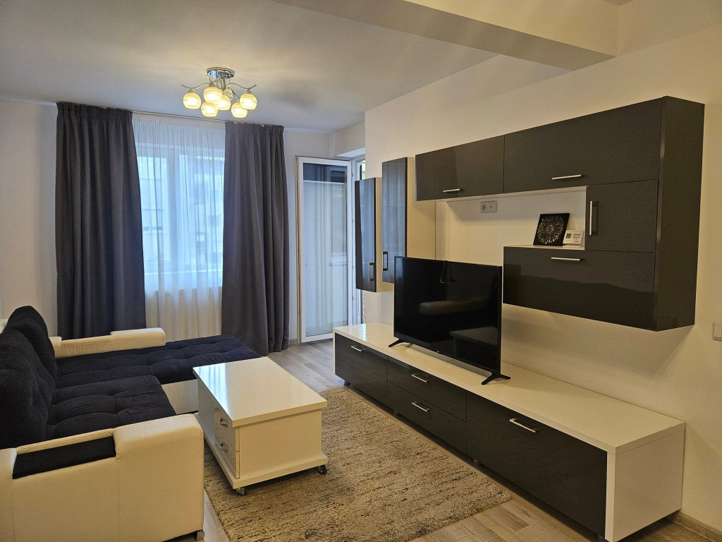 Apartament de 2 camere zona TRACTORUL