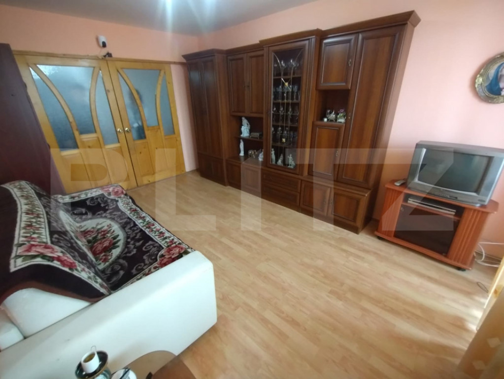 Apartament 2 camere, 50 mp, decomandat, etaj 4, zona Decebal