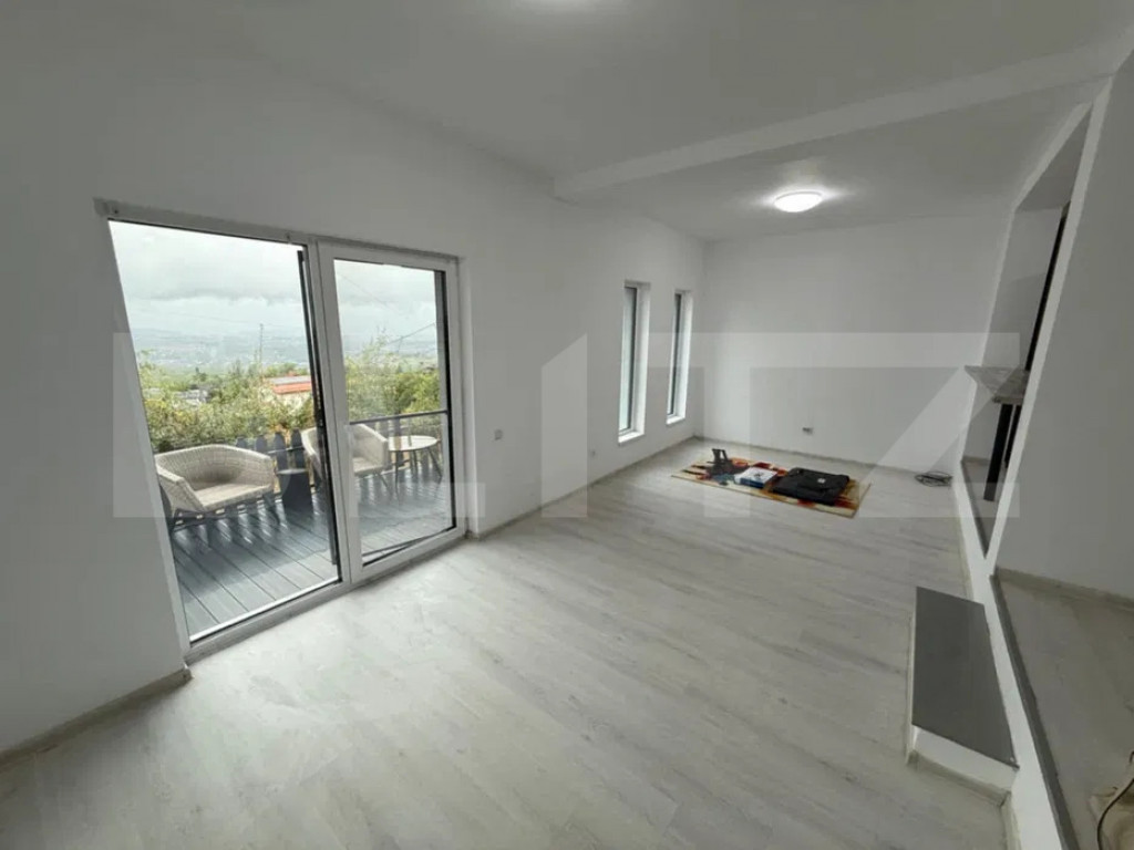 Casă modernă de închiriat, 100 mp, Bucium