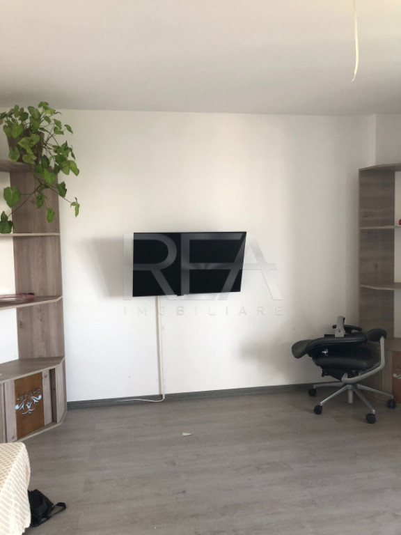 Apartament cu 3 camere la 400 de metri de stația de metrou