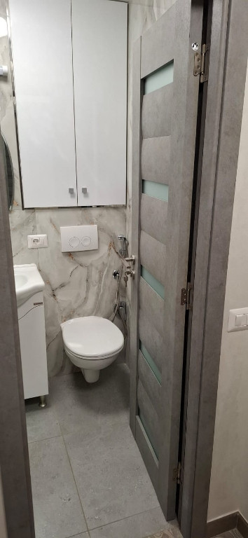 Închiriez apartament 2 camere Est Piatra Neamt