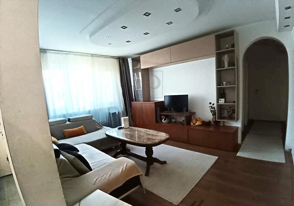 DACIA - 4 cam - clima - centrala proprie - boxa in CF - ETAJ