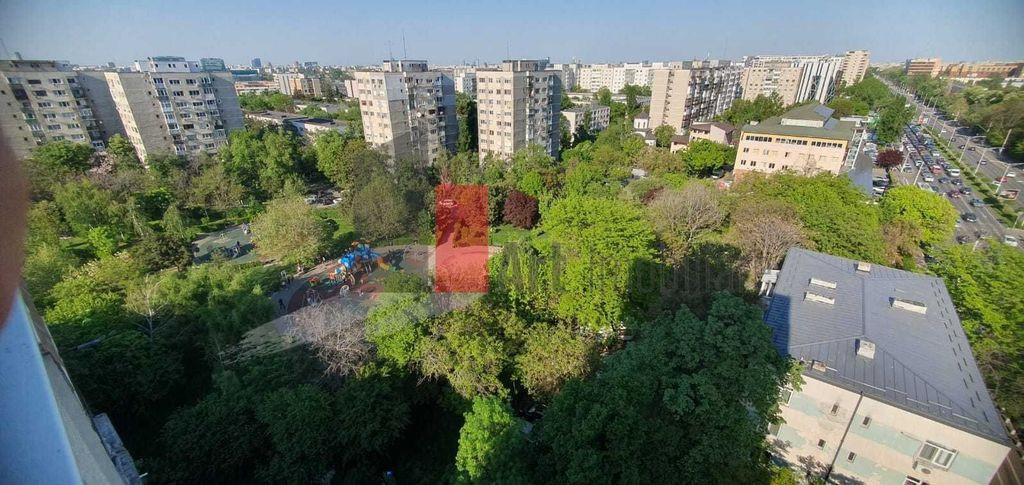 Vand apartament 4 camere 90 mp Militari Politehnica
