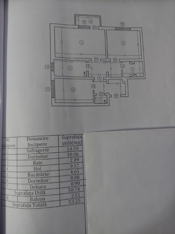 Apartament cu 3 camere decomandat central