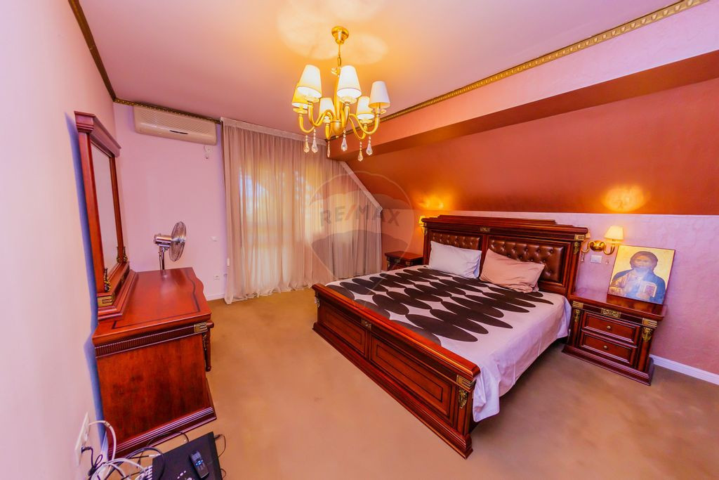 Vilă cu 5 camere de închiriat