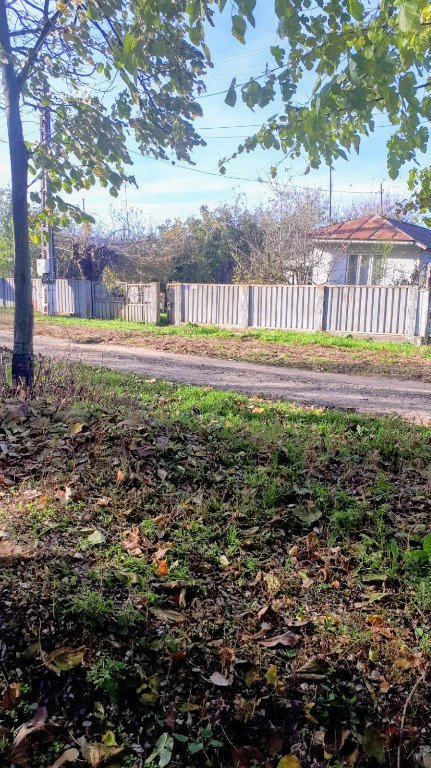 Teren 2600mp cu casă bătrâneasca Liesti, Galati