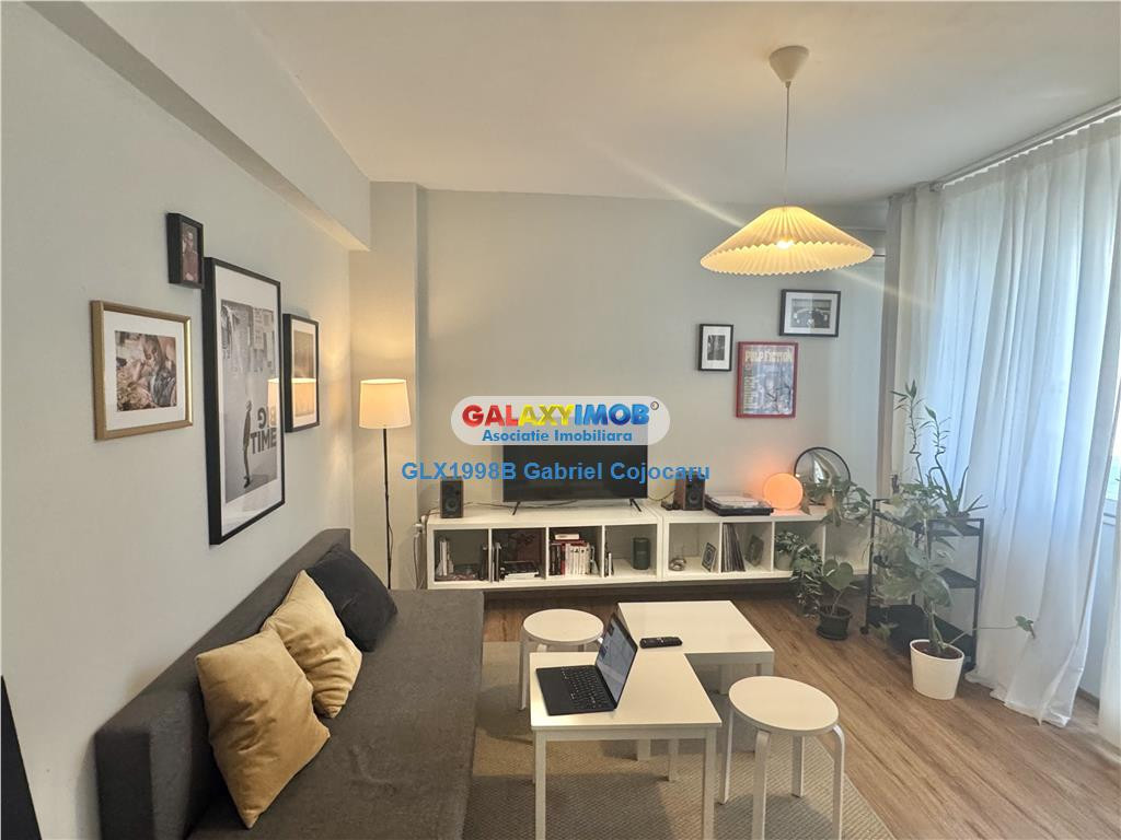 Piata Mihail Kogalniceanu | Cismigiu | etaj 2 | metrou Izvor